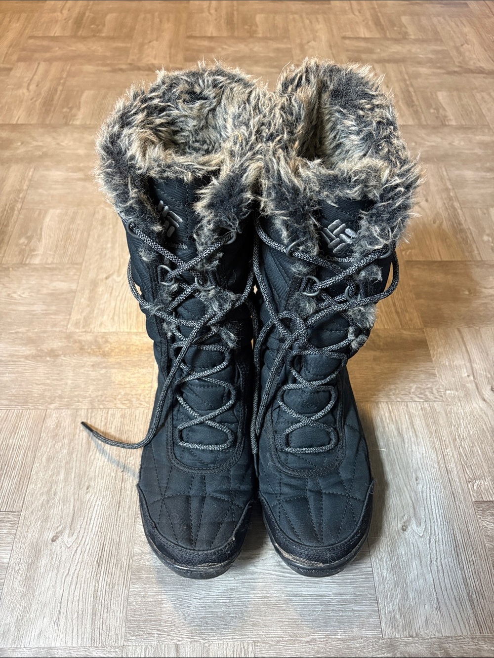 Columbia Black Faux-Fur Trim Lace-Up Winter Boots